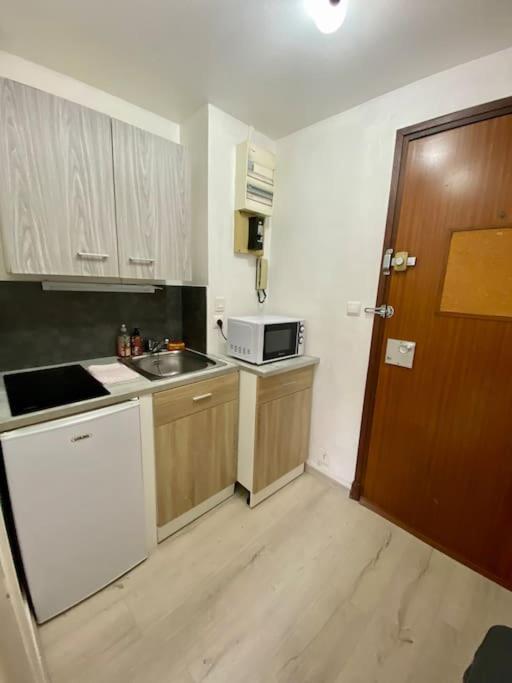 Jeanne D'Arc Apartment รูออง ภายนอก รูปภาพ